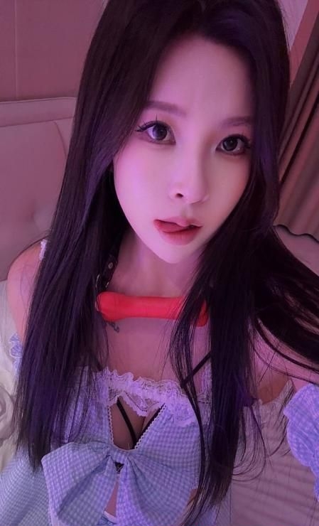 sm潮喷风骚九儿 1