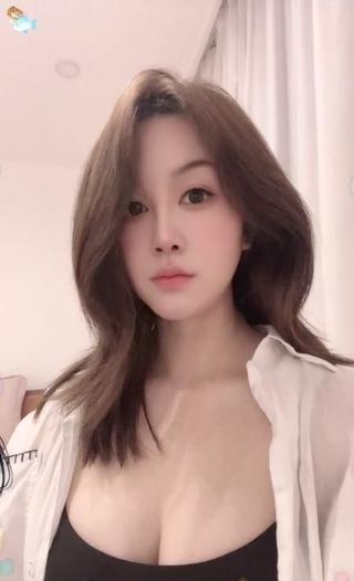 长腿大胸芊芊