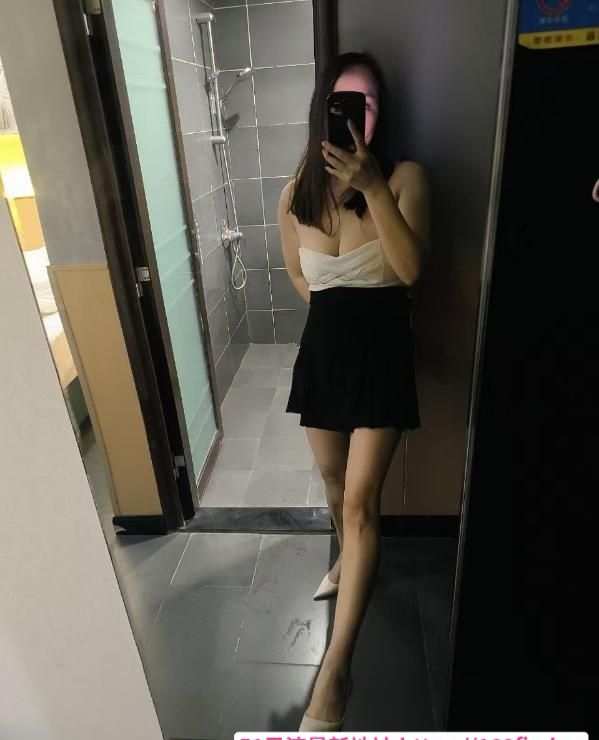 骚逼大长腿个人兼职 3