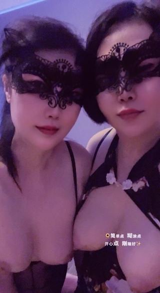 鼓楼面具双飞姐妹