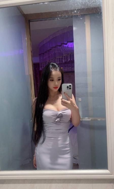 肤白温柔性感御姐 1