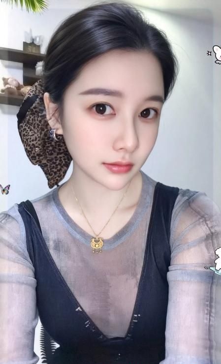 极具人妻感的御姐 1