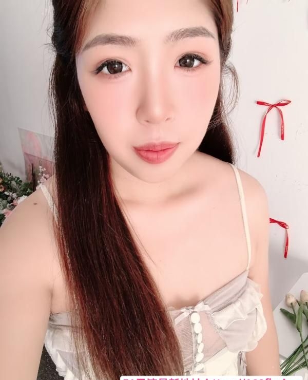 温温柔柔的美胸少妇 2