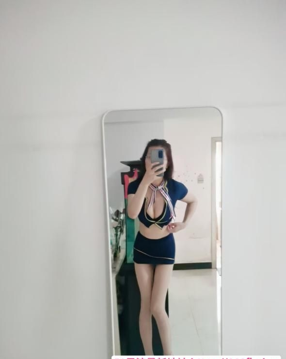 一线天制服诱惑 1