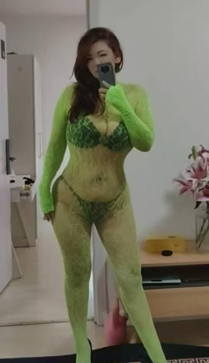 静安风骚大屁股熟女 3