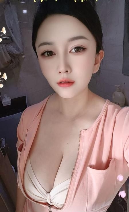 大奶乳交女王 1
