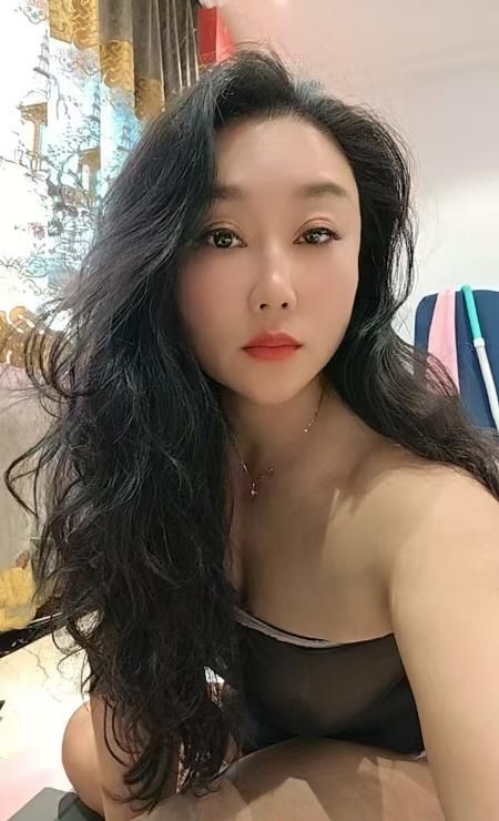 潮喷毒龙骚货小青 4