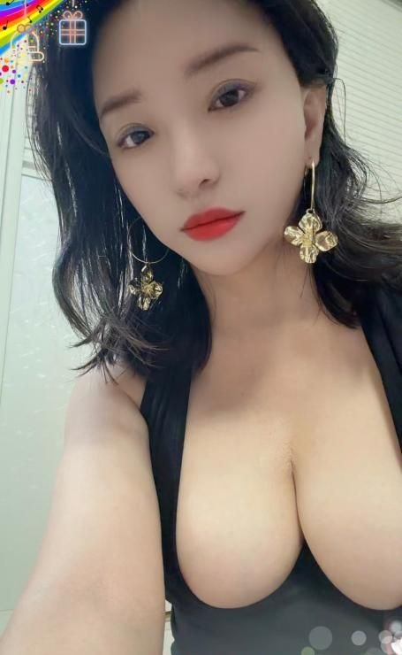 上城大奶肥臀小画 4