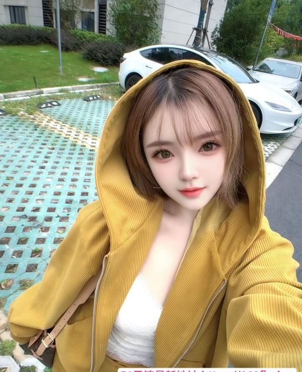 短发美胸白嫩兼职姐姐 1
