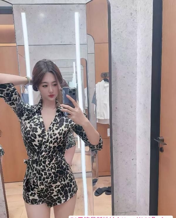 肥臀欲女很风骚 2