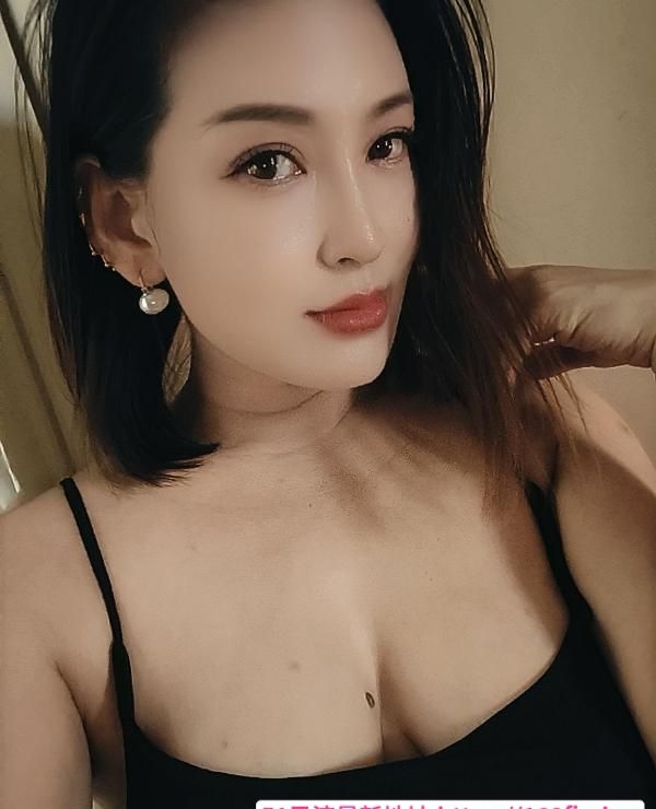 白嫩大屁股性感少妇 3