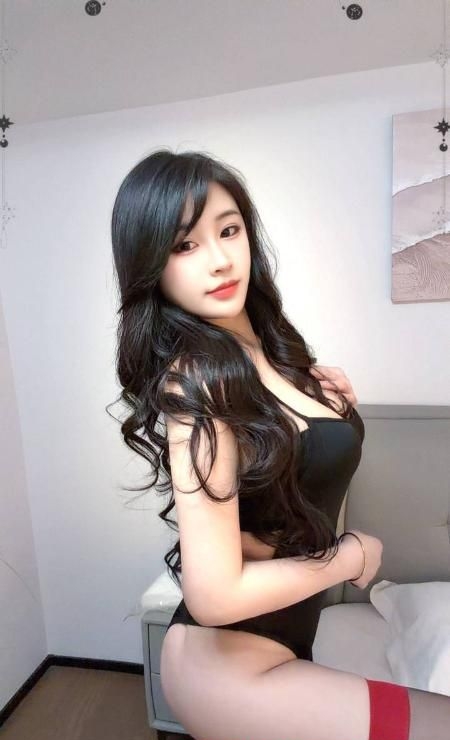制服翘臀大波妹奈奈 3