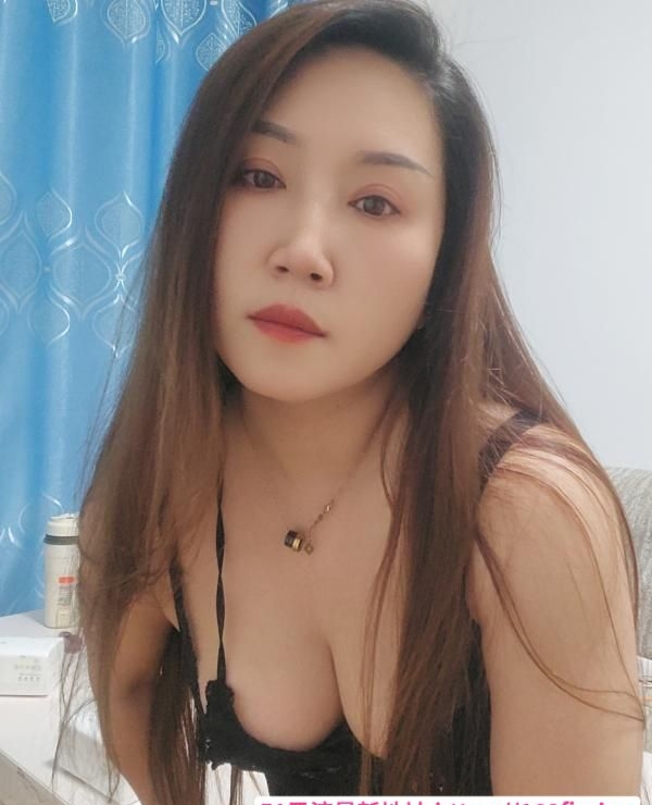 梅花园气质御姐 1