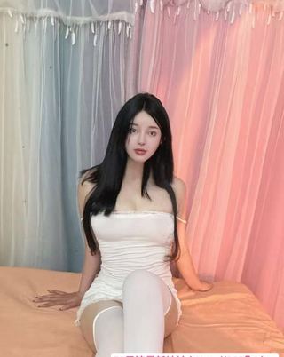 福田前凸后翘妹子