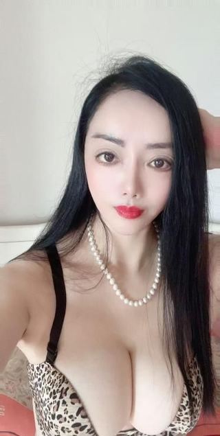 大奶肥臀御姐