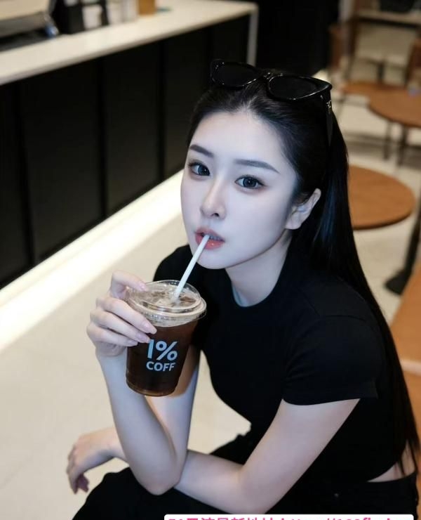 三通极品美臀服务好 1