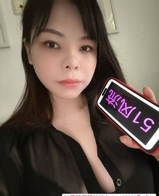 松江肤白爆乳唐珊珊