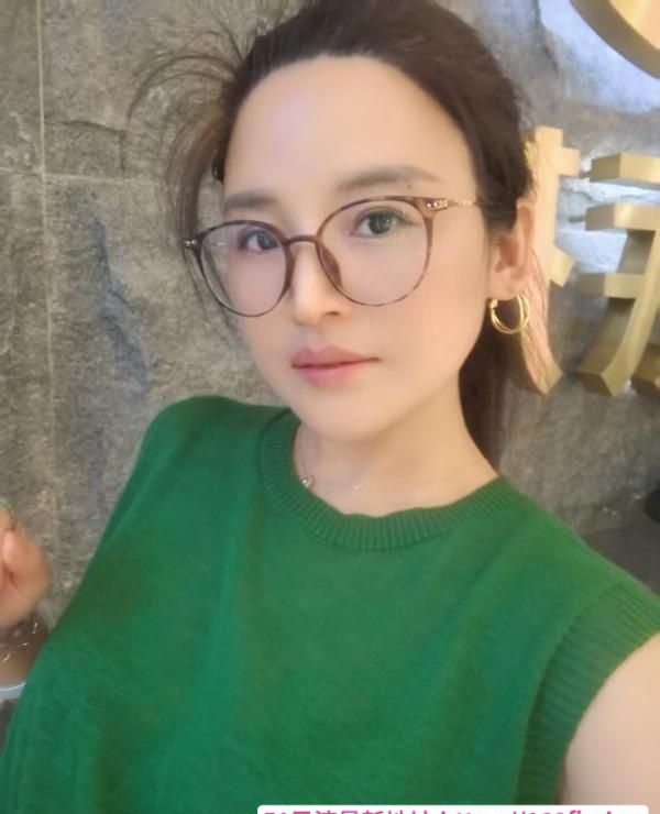 钟楼老板娘 1