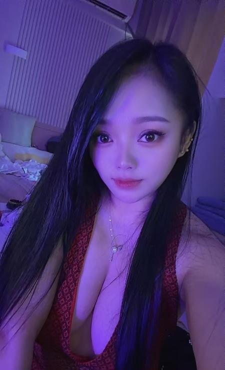体验轮流上阵大胸妹 2