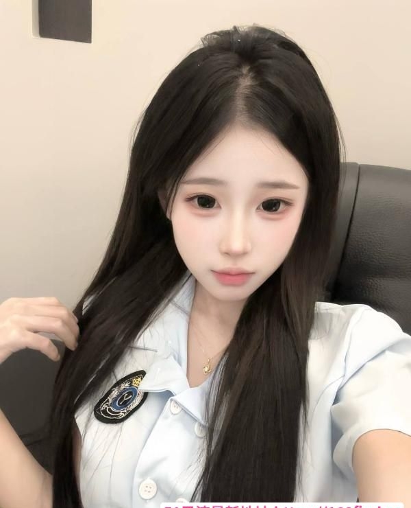 很嫩的精神小妹 2