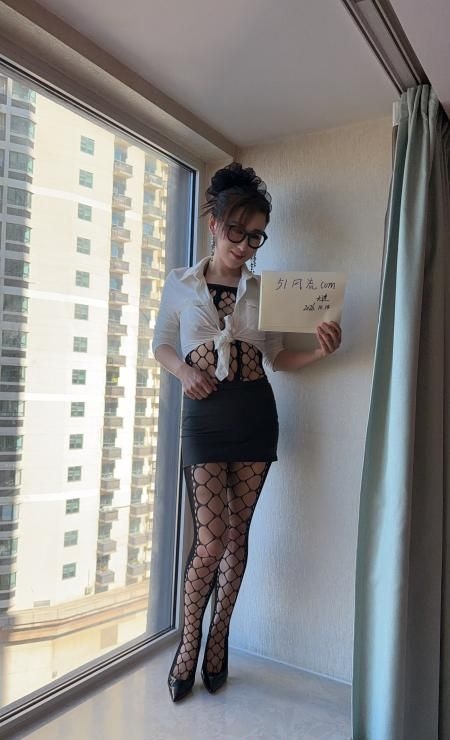 蝴蝶紧致骚安妮 2