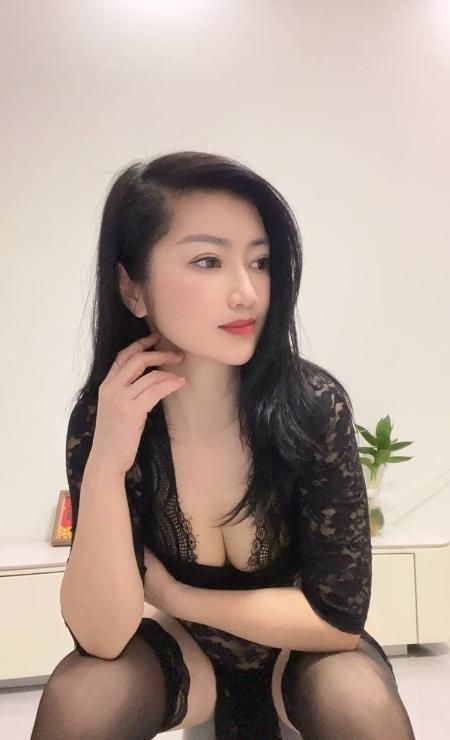 体验洪山黑丝骚妇 2