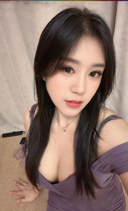 雨花舌吻大胸妹 2