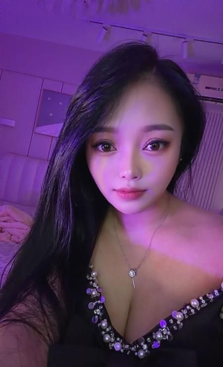 体验轮流上阵大胸妹 3