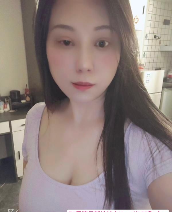 白云大奶美御姐 3
