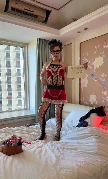 蝴蝶紧致骚安妮 4