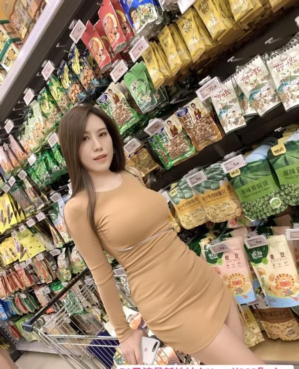 白云大奶美御姐 4