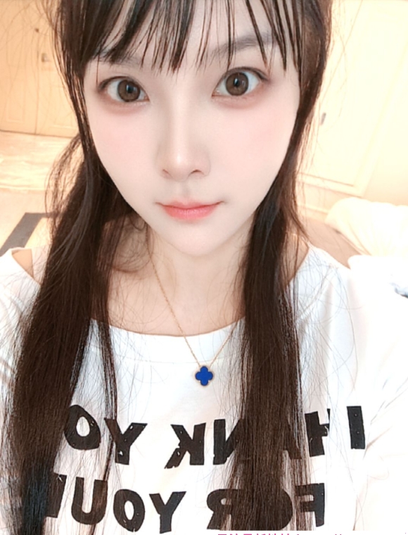 白云奶妈少妇 1
