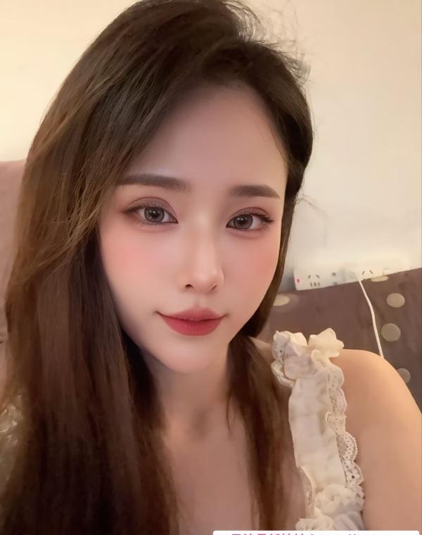 颜值控小甜妹 1