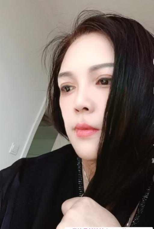 体验骚熟女 1