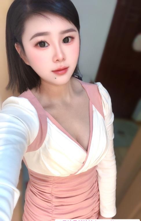 制服风骚静静 1