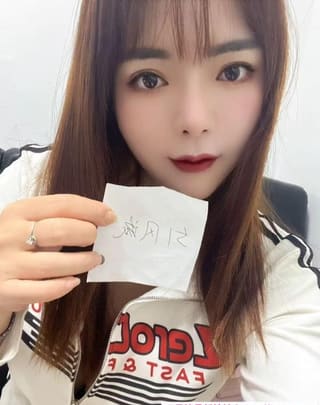 龙华丰满尤物小甜心