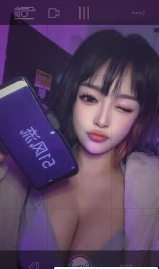 巨乳卡戴珊蔡蔡