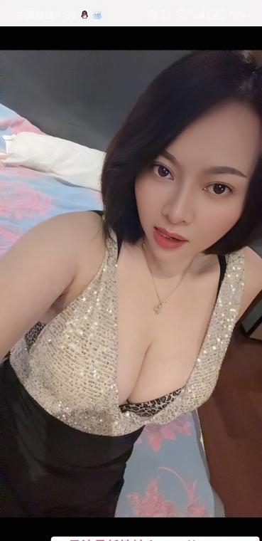 滨江E奶骚妇夏沫 1