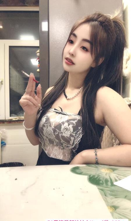 性格超好的美女小久 1