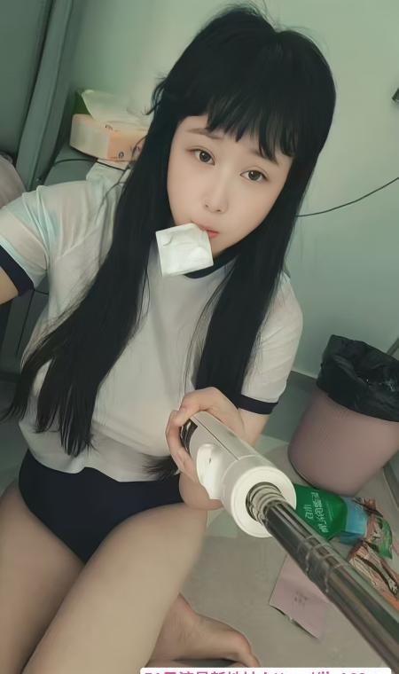 东站娃娃脸巨乳少妇 1