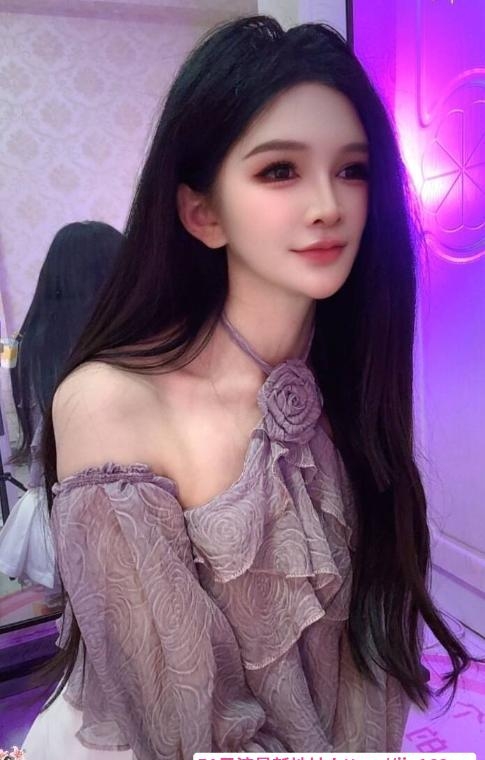 滨江翘臀小妖精曼妮 1