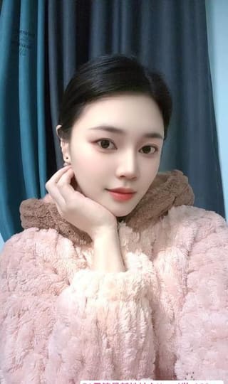 龙园肤白骚璐璐