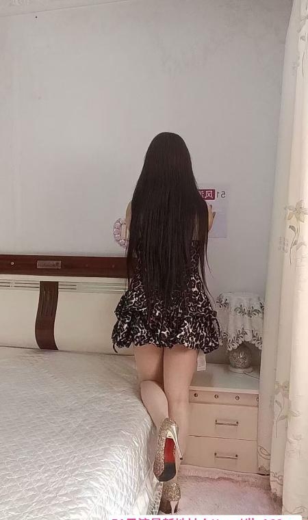 会潮喷的人妻 1