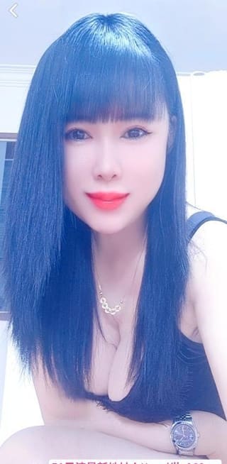 浦东大奶骚妇很泄火