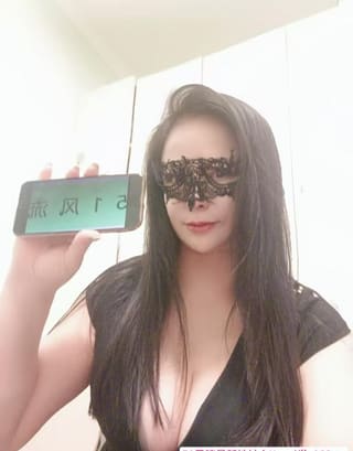 双井地铁大胸御姐