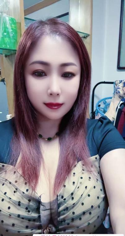 大奶泻火红玉 2