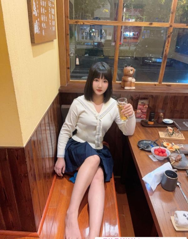 肤白大胸颜值老师 2
