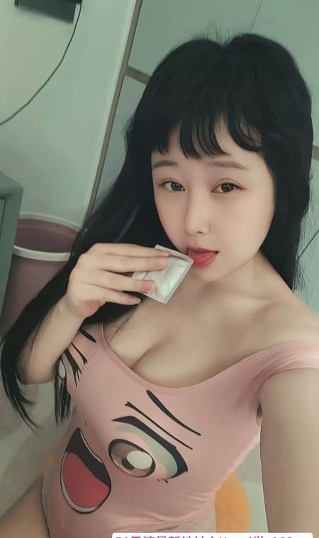 东站娃娃脸巨乳少妇 2