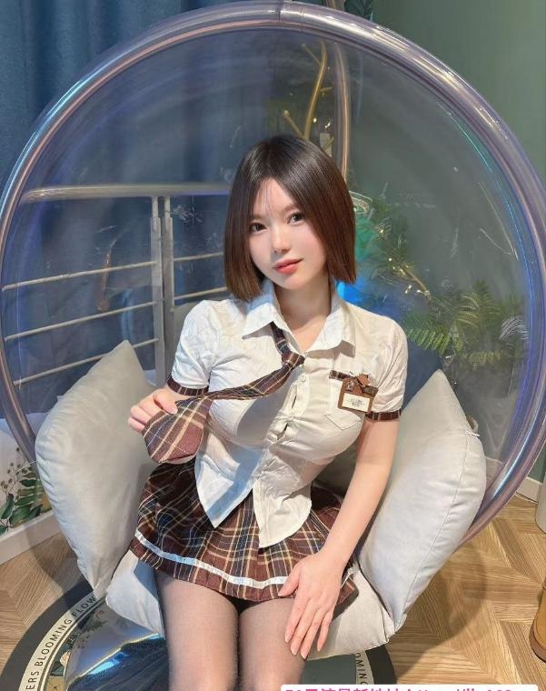 身材丰满小巧妹子 2