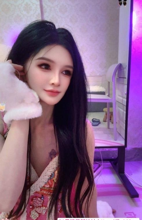 滨江翘臀小妖精曼妮 2